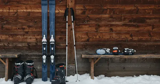 Ski package bundle hub